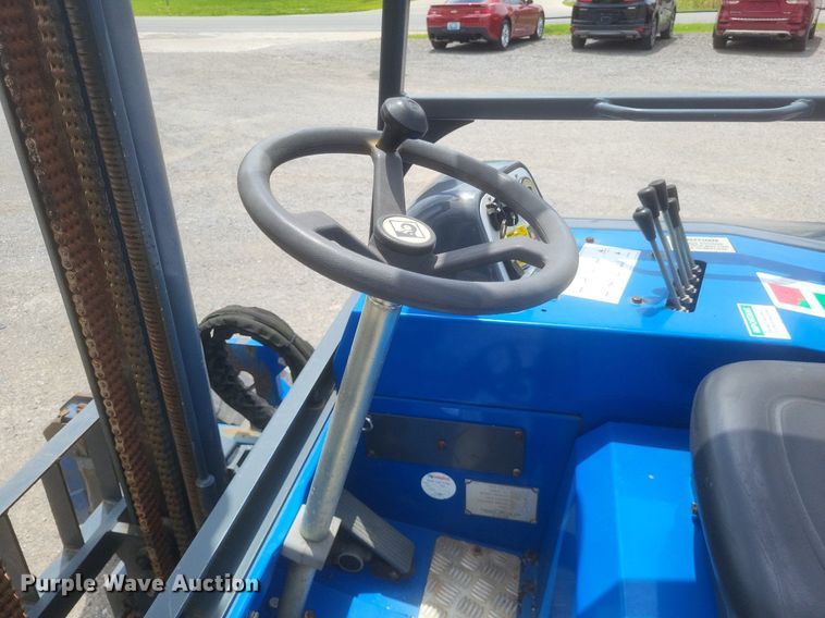 image for item DR4779 2013 Great Dane  FSP-0024-00099 flatbed trailer with forklift