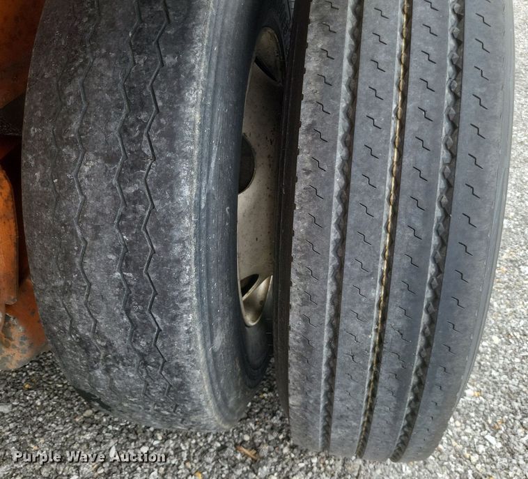 image for item DR4779 2013 Great Dane  FSP-0024-00099 flatbed trailer with forklift