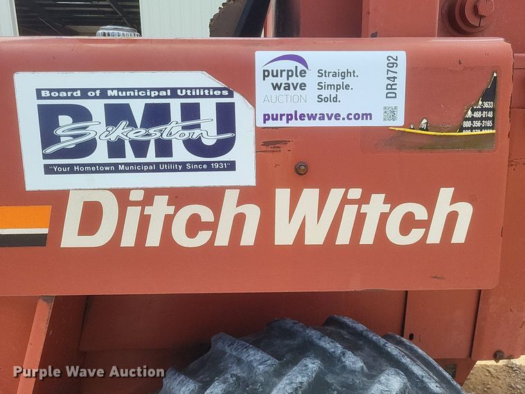 image for item DR4792 1998 Ditch Witch  5110 trencher