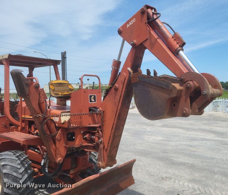 image for item DR4792 1998 Ditch Witch  5110 trencher