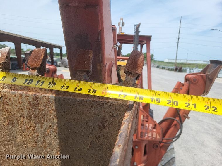 image for item DR4792 1998 Ditch Witch  5110 trencher