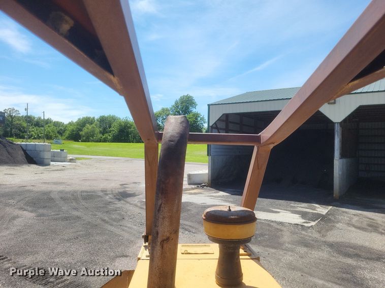 image for item DR4801 1986 Case 1155D track loader