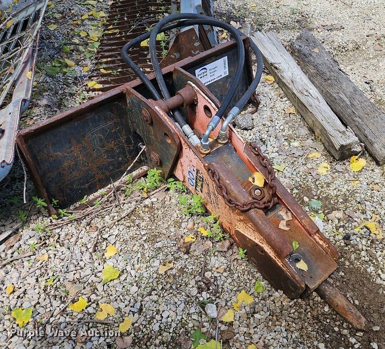 image for item DR8607 Stanley MB256 skid steer breaker