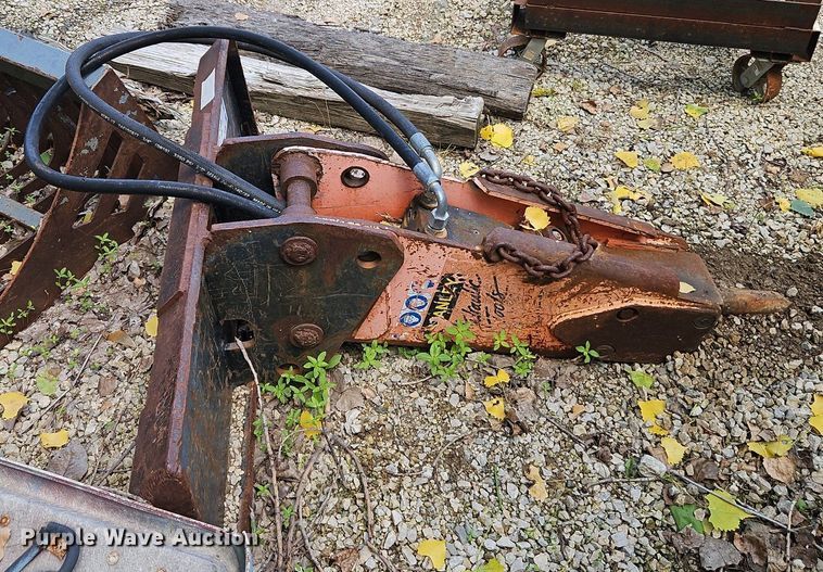 image for item DR8607 Stanley MB256 skid steer breaker