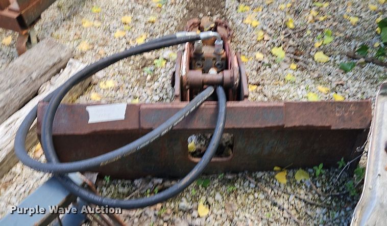 image for item DR8607 Stanley MB256 skid steer breaker