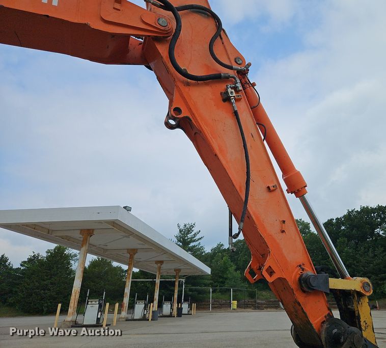 image for item DR8634 2005 Hitachi  225USLC excavator