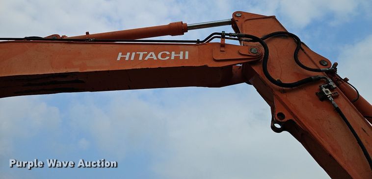 image for item DR8634 2005 Hitachi  225USLC excavator