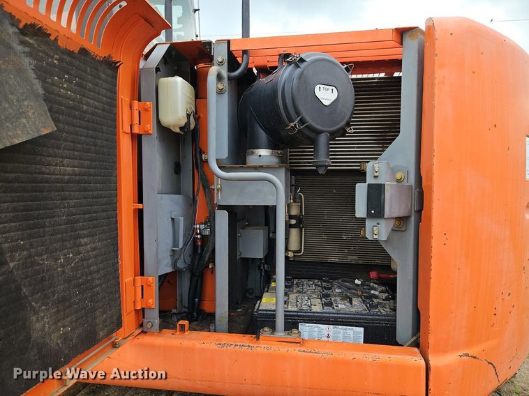 image for item DR8634 2005 Hitachi  225USLC excavator