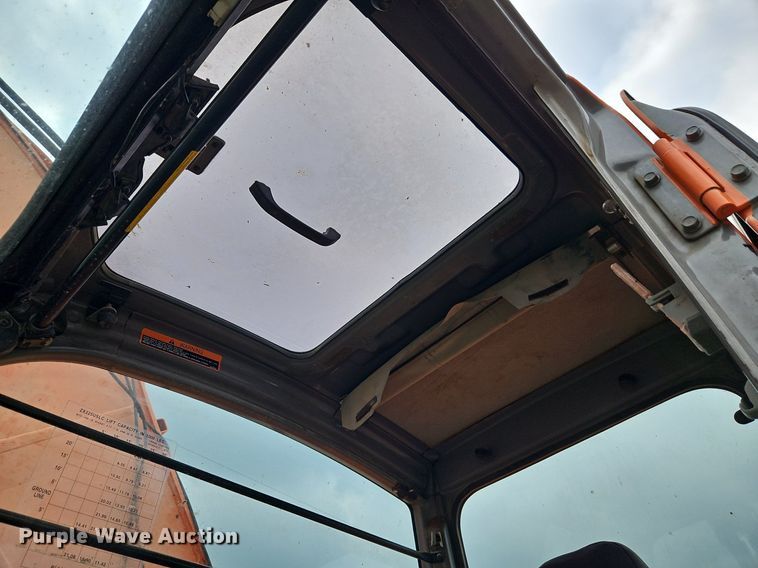 image for item DR8634 2005 Hitachi  225USLC excavator