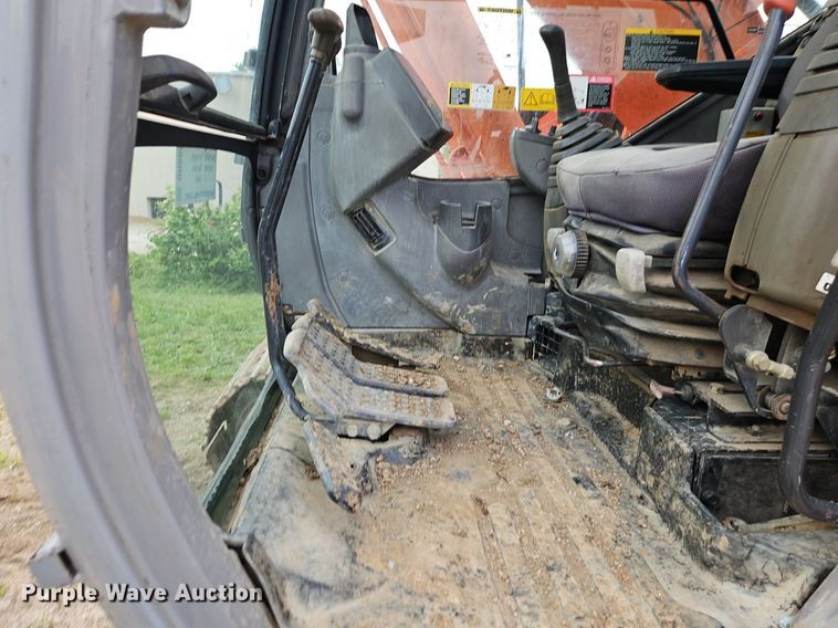 image for item DR8634 2005 Hitachi  225USLC excavator