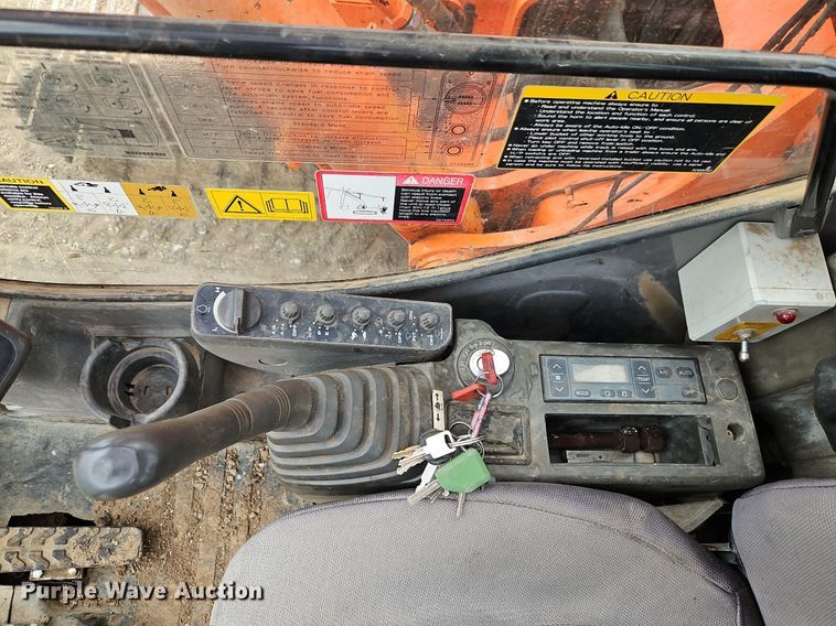 image for item DR8634 2005 Hitachi  225USLC excavator