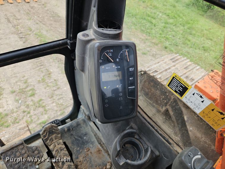 image for item DR8634 2005 Hitachi  225USLC excavator