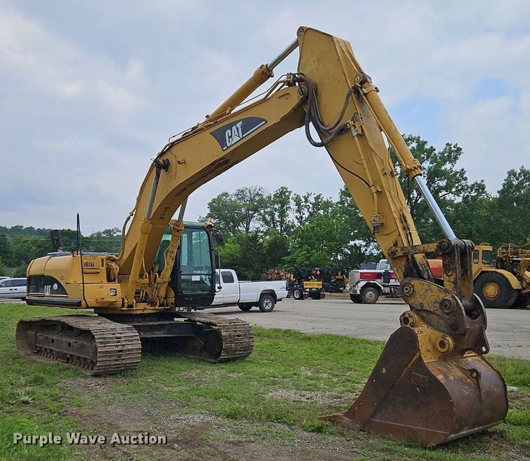 image for item DR8635 2002 Caterpillar  325C excavator