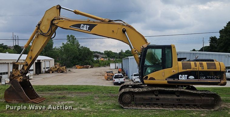 image for item DR8635 2002 Caterpillar  325C excavator