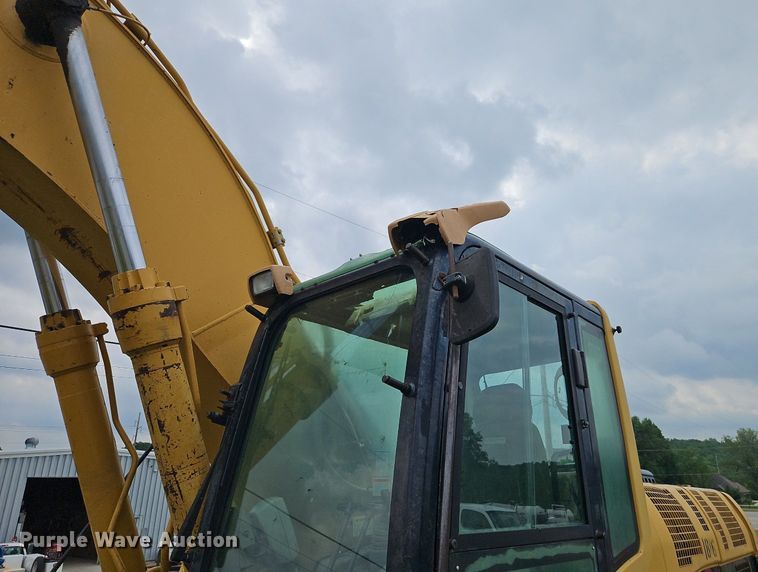 image for item DR8635 2002 Caterpillar  325C excavator