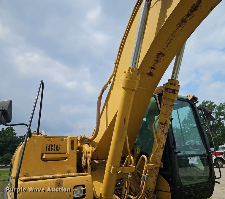 image for item DR8635 2002 Caterpillar  325C excavator