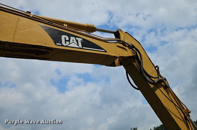 image for item DR8635 2002 Caterpillar  325C excavator