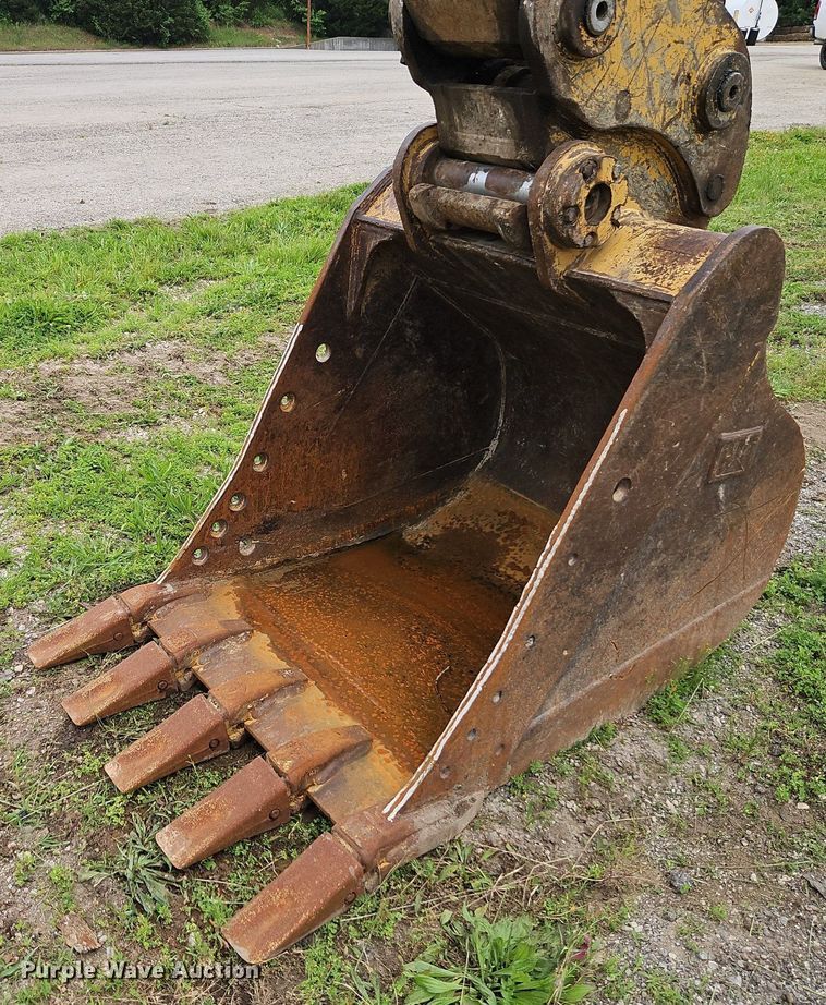 image for item DR8635 2002 Caterpillar  325C excavator
