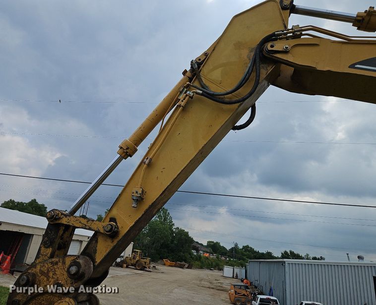 image for item DR8635 2002 Caterpillar  325C excavator
