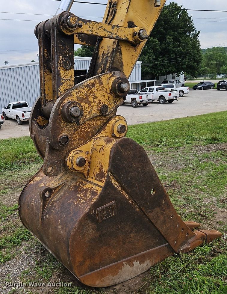 image for item DR8635 2002 Caterpillar  325C excavator