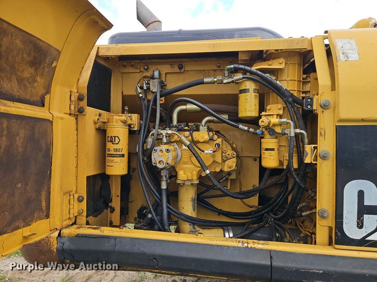 image for item DR8635 2002 Caterpillar  325C excavator