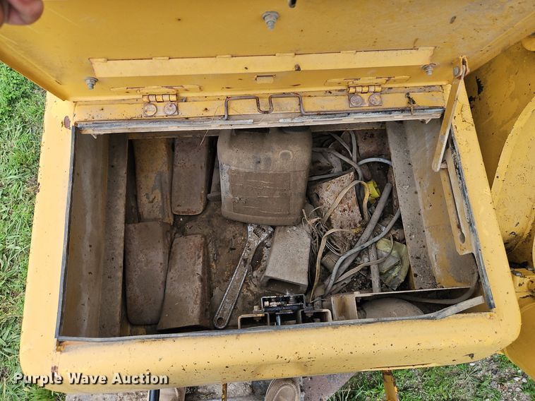 image for item DR8635 2002 Caterpillar  325C excavator