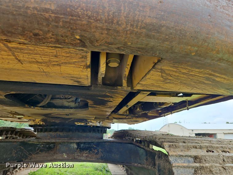 image for item DR8635 2002 Caterpillar  325C excavator