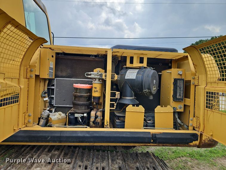 image for item DR8635 2002 Caterpillar  325C excavator