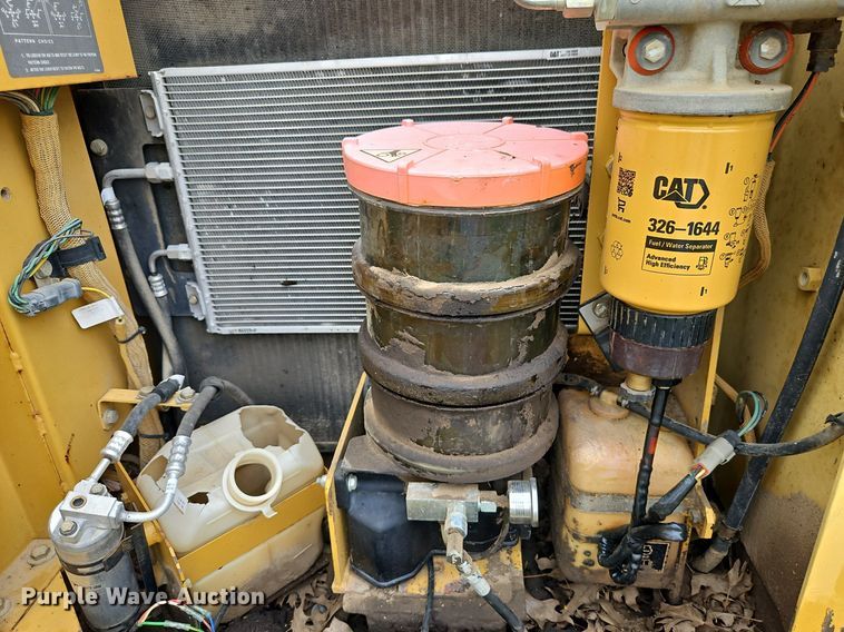 image for item DR8635 2002 Caterpillar  325C excavator