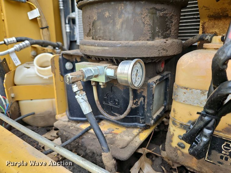 image for item DR8635 2002 Caterpillar  325C excavator