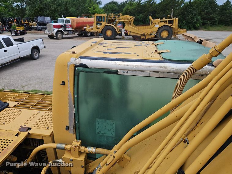 image for item DR8635 2002 Caterpillar  325C excavator