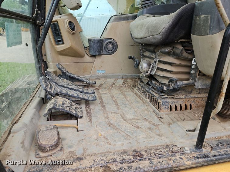 image for item DR8635 2002 Caterpillar  325C excavator