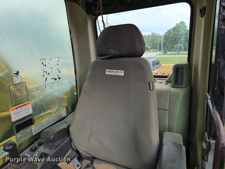 image for item DR8635 2002 Caterpillar  325C excavator