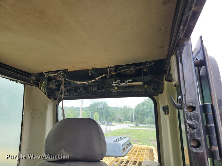 image for item DR8635 2002 Caterpillar  325C excavator