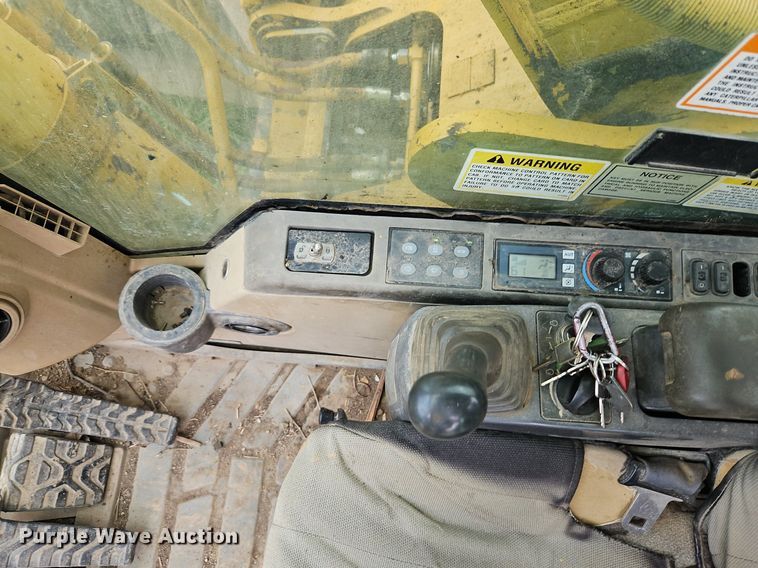 image for item DR8635 2002 Caterpillar  325C excavator