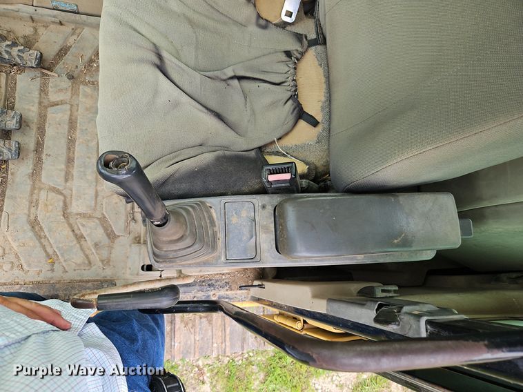 image for item DR8635 2002 Caterpillar  325C excavator