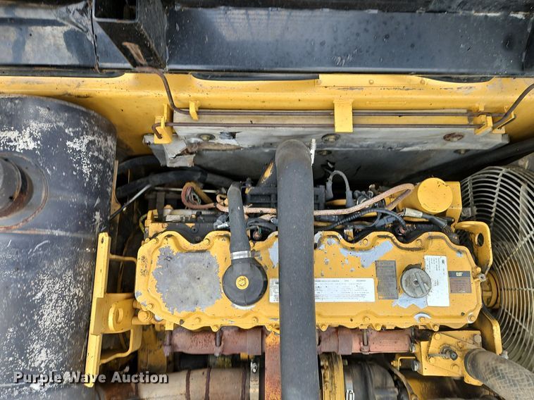 image for item DR8635 2002 Caterpillar  325C excavator
