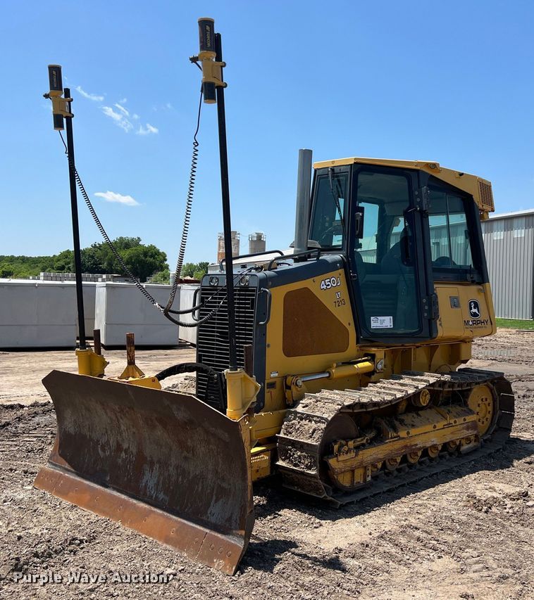 image for item DS3061 2007 John Deere  450J LT dozer