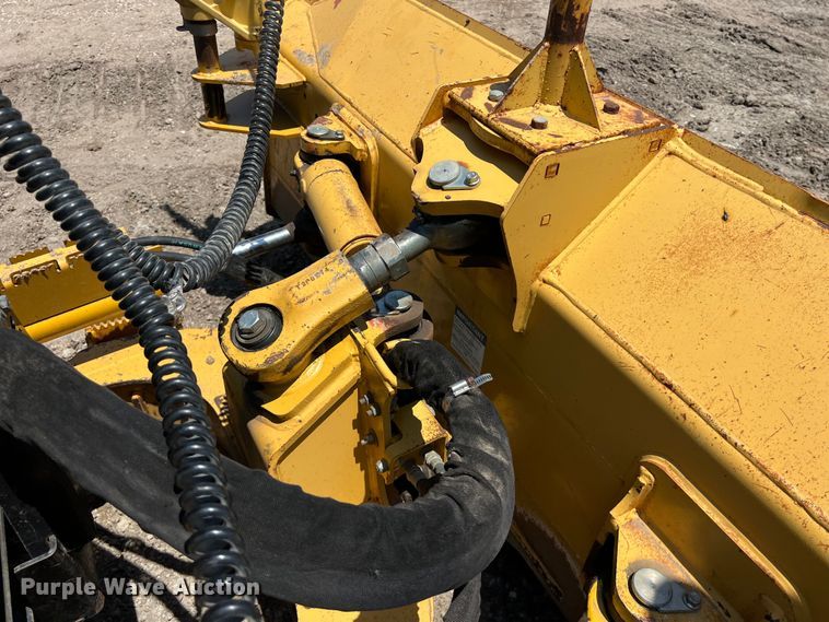 image for item DS3061 2007 John Deere  450J LT dozer