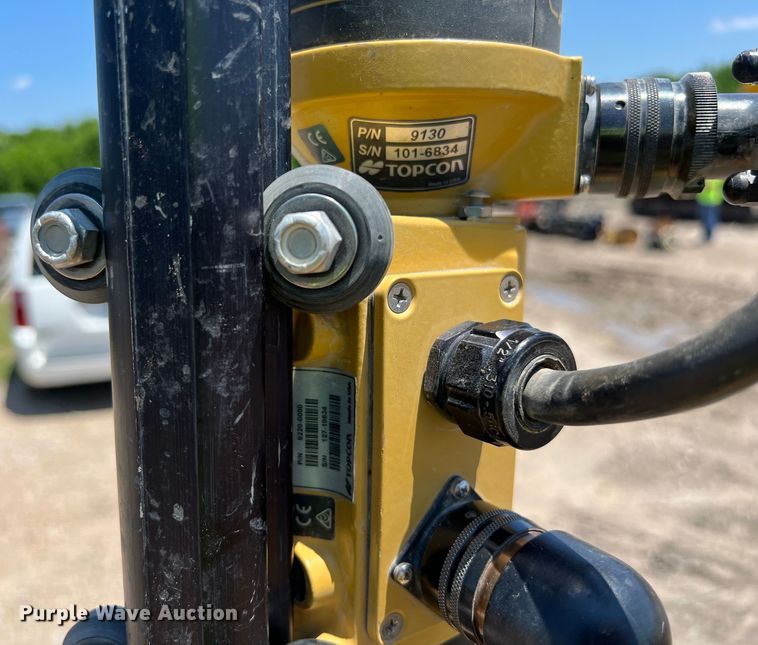 image for item DS3061 2007 John Deere  450J LT dozer