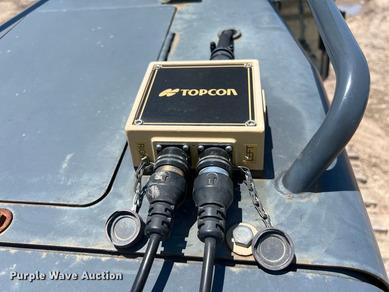 image for item DS3061 2007 John Deere  450J LT dozer