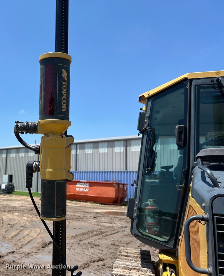 image for item DS3061 2007 John Deere  450J LT dozer