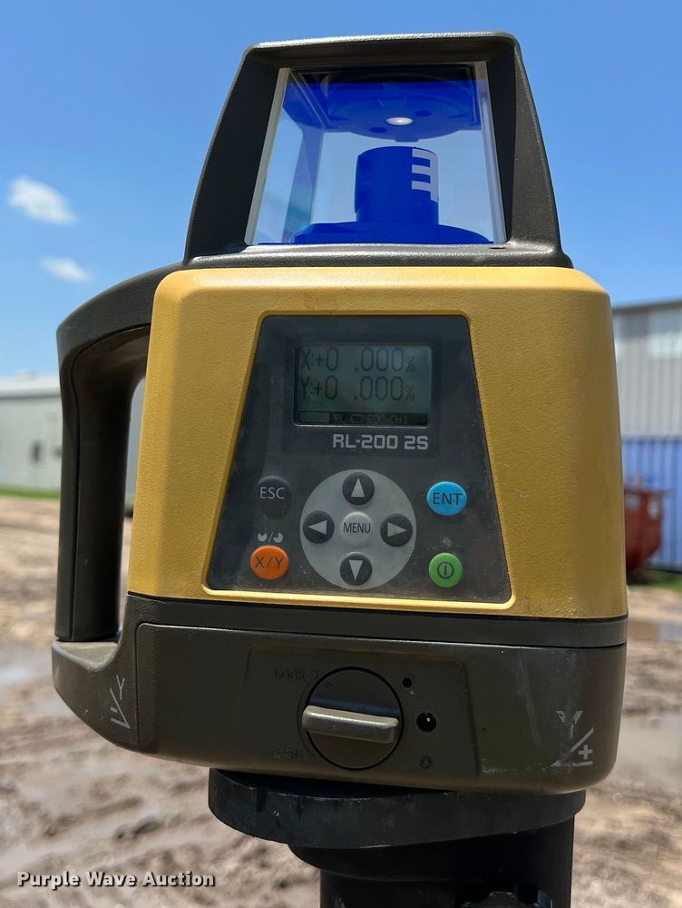 image for item DS3061 2007 John Deere  450J LT dozer