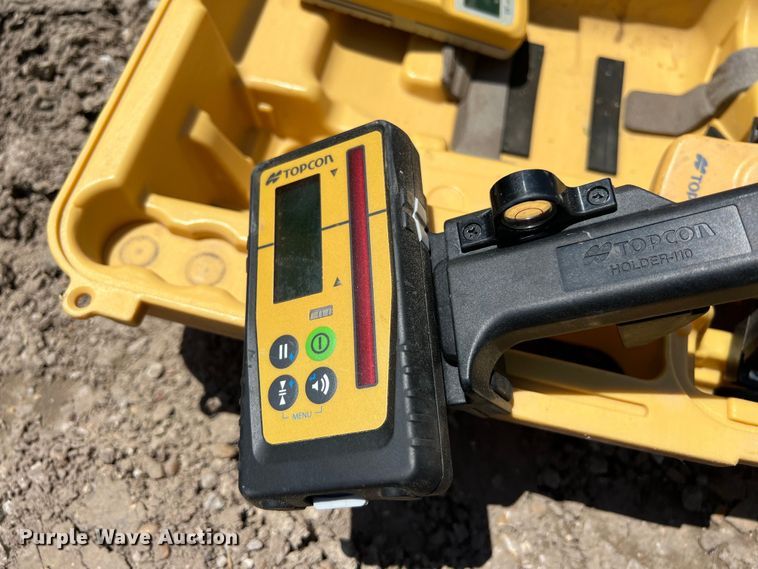 image for item DS3061 2007 John Deere  450J LT dozer