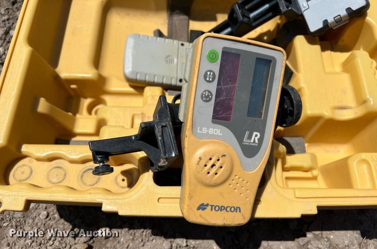 image for item DS3061 2007 John Deere  450J LT dozer