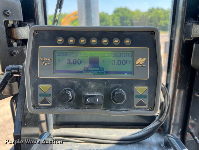 image for item DS3061 2007 John Deere  450J LT dozer