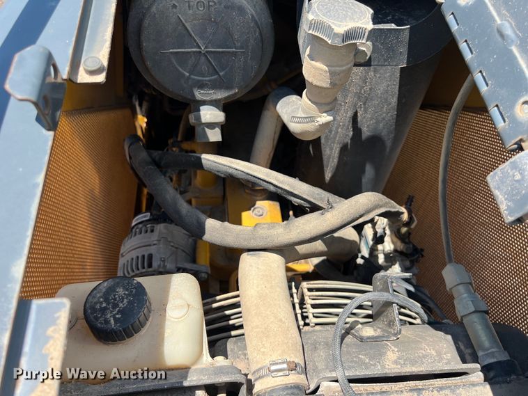 image for item DS3061 2007 John Deere  450J LT dozer