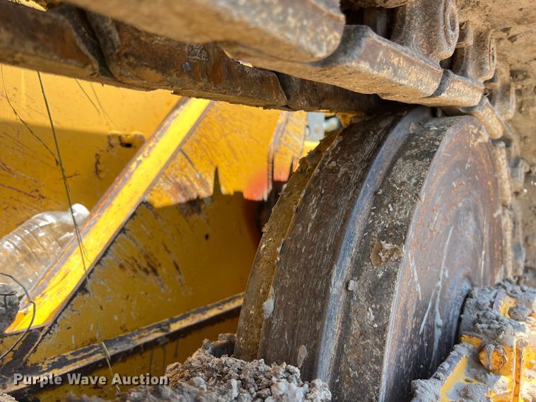 image for item DS3061 2007 John Deere  450J LT dozer