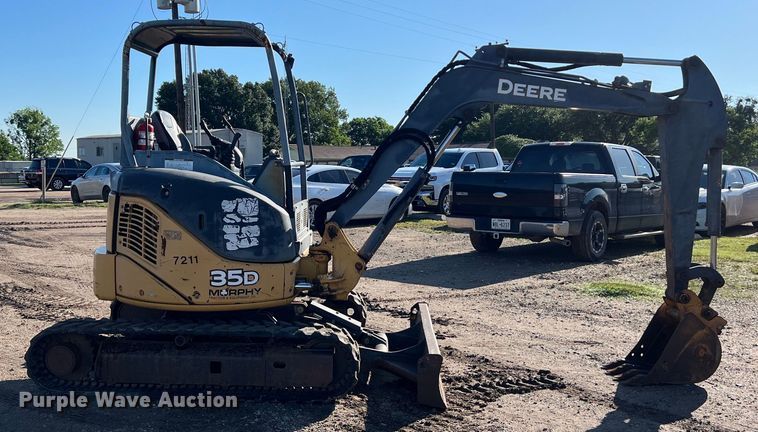 image for item DS3063 2005 John Deere 35D mini excavator