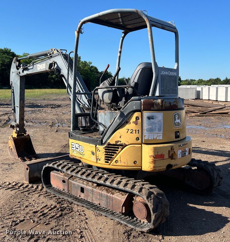 image for item DS3063 2005 John Deere 35D mini excavator